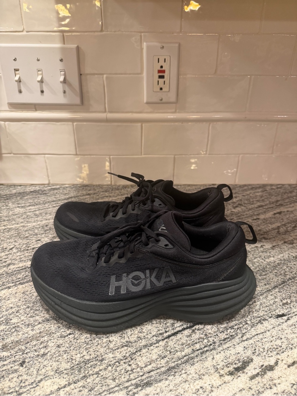 Women’s Hoka Bondi 8 Size 9 - Picture 3 of 10